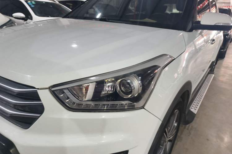 Used Hyundai ix25 2015 1.6L Automatic Two-Wheel-Drive Deluxe DLX Model Left Front Headlight