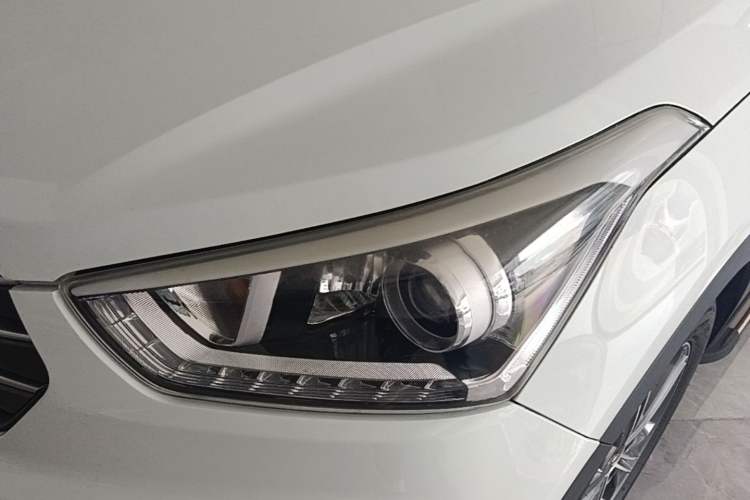 Used Hyundai ix25 2015 1.6L Automatic Two-Wheel-Drive Deluxe DLX Model Left Front Headlight