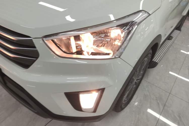 Used Hyundai ix25 2015 1.6L Automatic Two-Wheel Drive Smart GLS Trim Left Front Headlight