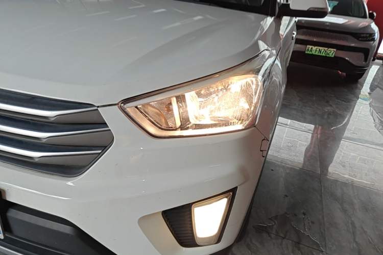 Used Hyundai ix25 2015 1.6L Automatic Two-Wheel Drive Smart GLS Trim Left Front Headlight