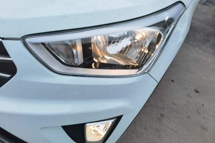 Used Hyundai ix25 2015 1.6L Automatic Two-Wheel Drive Smart GLS Trim Left Front Headlight