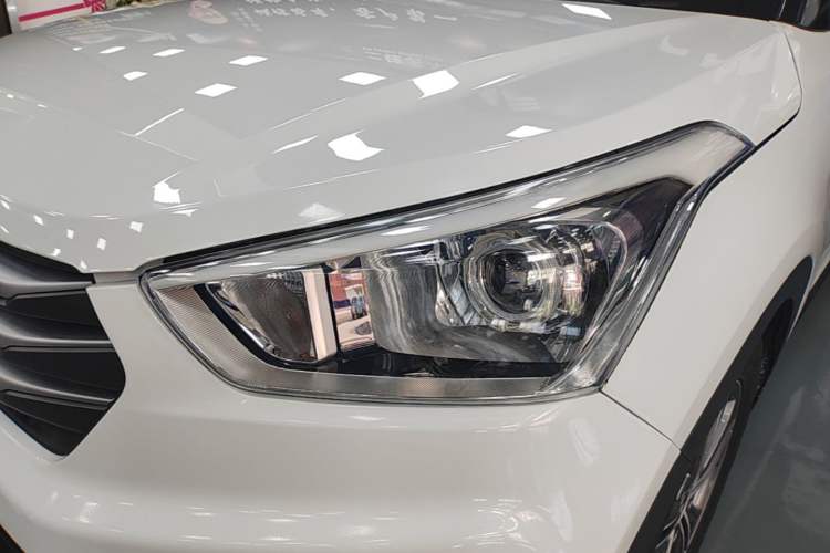 Used Hyundai ix25 2015 1.6L Automatic Two-Wheel Drive Smart GLS Trim Left Front Headlight