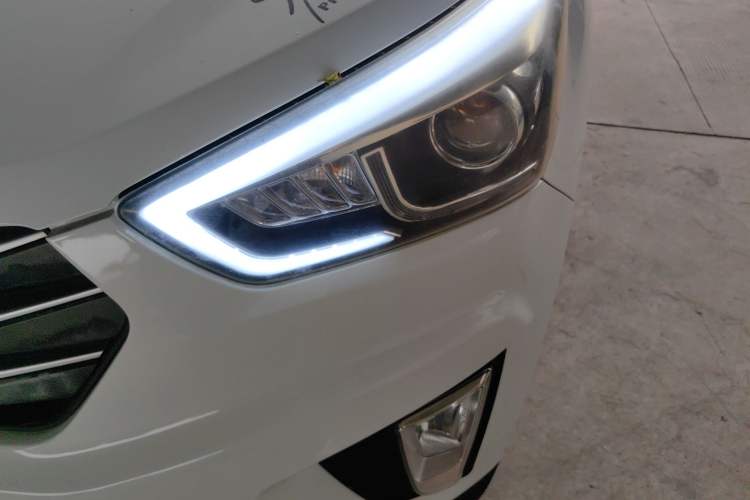 Used Hyundai ix25 2015 1.6L Automatic Two-Wheel Drive Smart GLS Trim Left Front Headlight