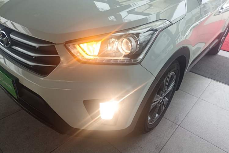Used Hyundai ix25 2015 1.6L Automatic Two-Wheel-Drive Deluxe DLX Model Left Front Headlight