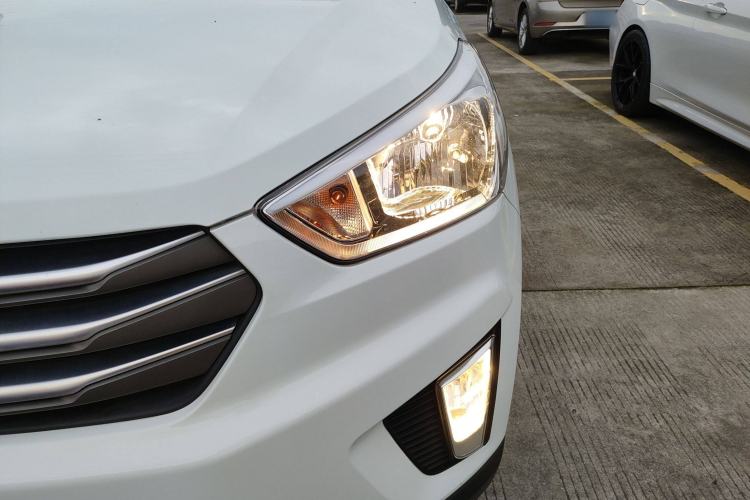 Used Hyundai ix25 2015 1.6L Automatic Two-Wheel Drive Smart GLS Trim Left Front Headlight