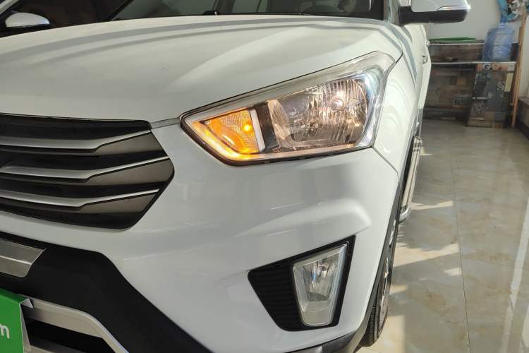 Used Hyundai ix25 2015 1.6L Automatic Two-Wheel Drive Smart GLS Trim Left Front Headlight
