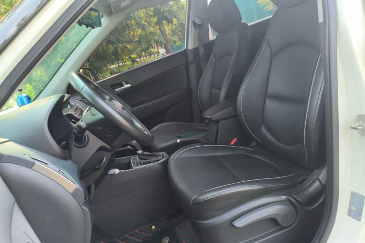Used Hyundai ix25 2015 1.6L Automatic Two-Wheel Drive Smart GLS Trim Left Front Seat