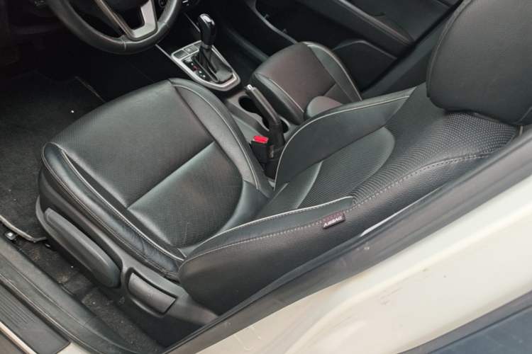 Used Hyundai ix25 2015 1.6L Automatic Two-Wheel Drive Smart GLS Trim Left Front Seat