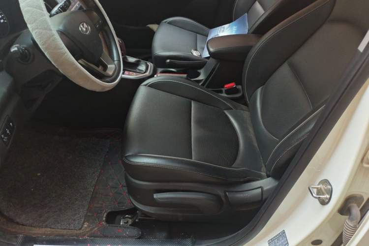 Used Hyundai ix25 2015 1.6L Automatic Two-Wheel Drive Smart GLS Trim Left Front Seat