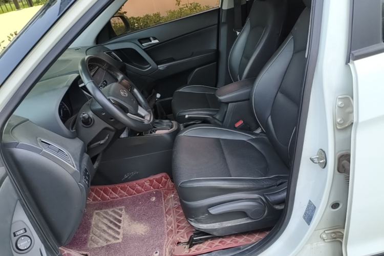 Used Hyundai ix25 2015 1.6L Automatic Two-Wheel Drive Smart GLS Trim Left Front Seat