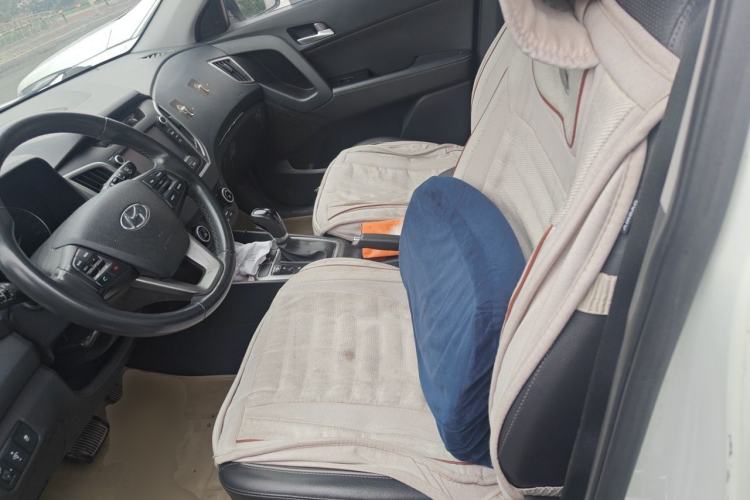 Used Hyundai ix25 2015 1.6L Automatic Two-Wheel-Drive Deluxe DLX Model Left Front Seat