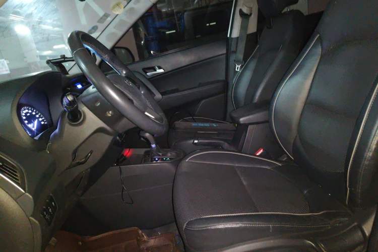 Used Hyundai ix25 2015 1.6L Automatic Two-Wheel Drive Smart GLS Trim Left Front Seat