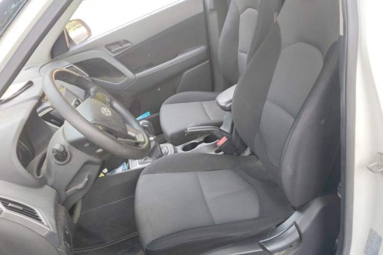 Used Hyundai ix25 2015 1.6L Manual Two-Wheel Drive Fashionable GS Model Left Front Seat