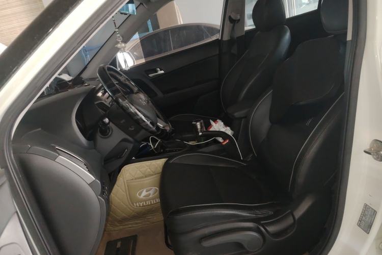 Used Hyundai ix25 2015 1.6L Automatic Two-Wheel Drive Smart GLS Trim Left Front Seat
