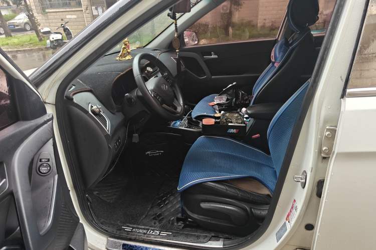 Used Hyundai ix25 2015 1.6L Automatic Two-Wheel Drive Smart GLS Trim Left Front Seat