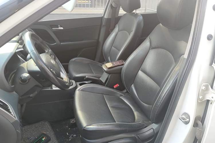 Used Hyundai ix25 2015 1.6L Automatic Two-Wheel Drive Smart GLS Trim Left Front Seat