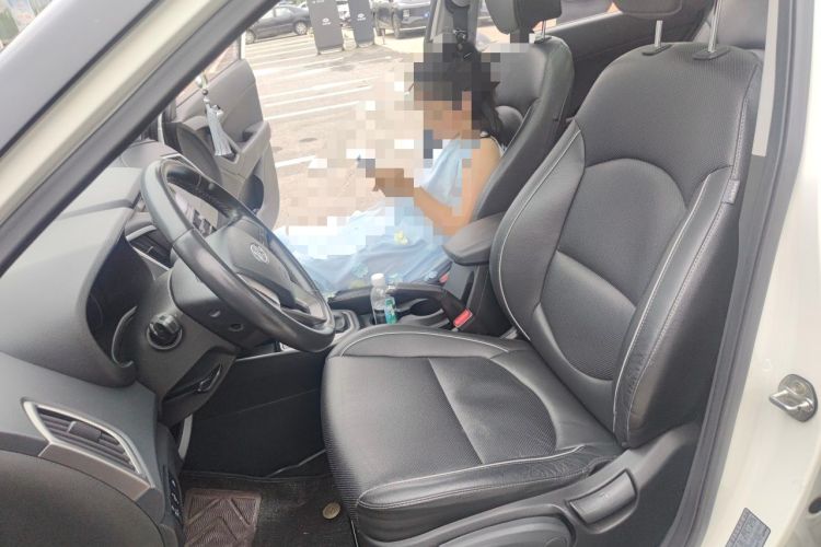 Used Hyundai ix25 2015 1.6L Automatic Two-Wheel Drive Smart GLS Trim Left Front Seat