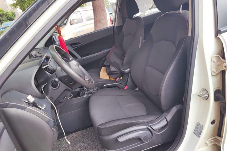 Used Hyundai ix25 2015 1.6L Automatic Two-Wheel Drive Fashionable GS Model Left Front Seat