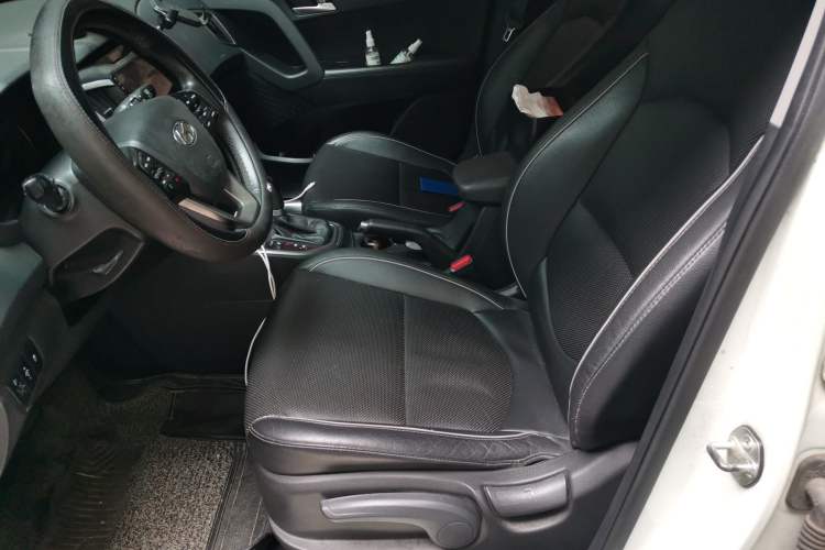 Used Hyundai ix25 2015 1.6L Automatic Two-Wheel Drive Smart GLS Trim Left Front Seat