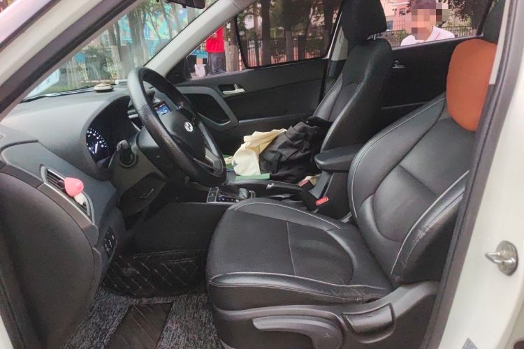 Used Hyundai ix25 2015 1.6L Automatic Two-Wheel Drive Smart GLS Trim Left Front Seat