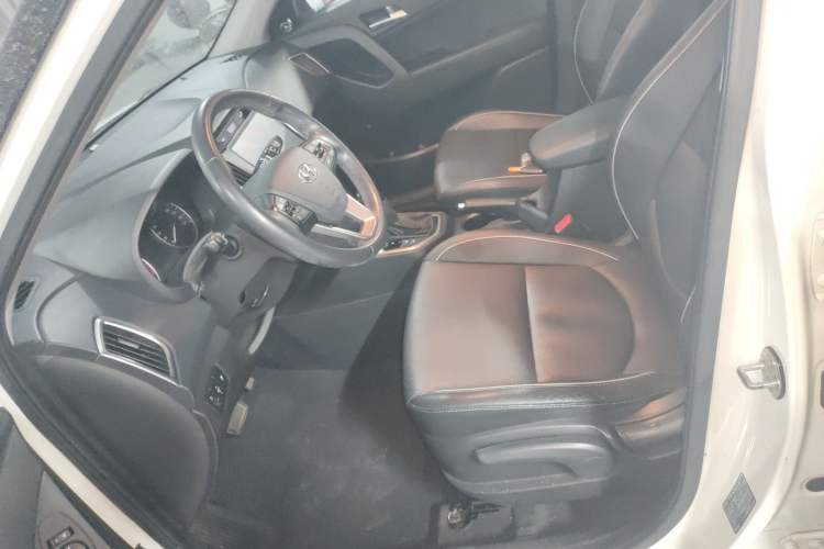 Used Hyundai ix25 2015 1.6L Automatic Two-Wheel Drive Smart GLS Trim Left Front Seat