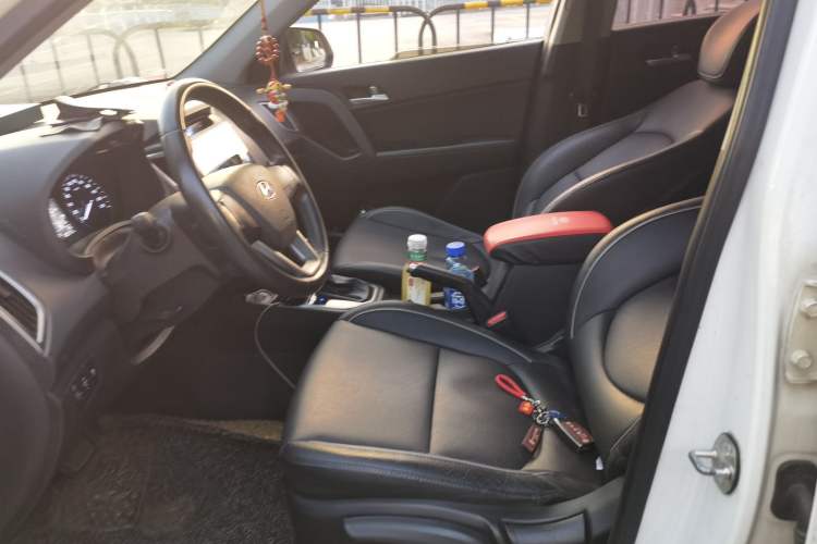 Used Hyundai ix25 2015 1.6L Automatic Two-Wheel Drive Smart GLS Trim Left Front Seat
