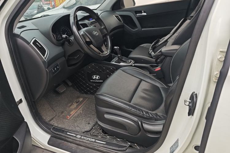 Used Hyundai ix25 2015 1.6L Automatic Two-Wheel Drive Smart GLS Trim Left Front Seat