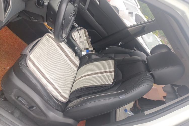Used Hyundai ix25 2015 1.6L Automatic Two-Wheel-Drive Deluxe DLX Model Left Front Seat