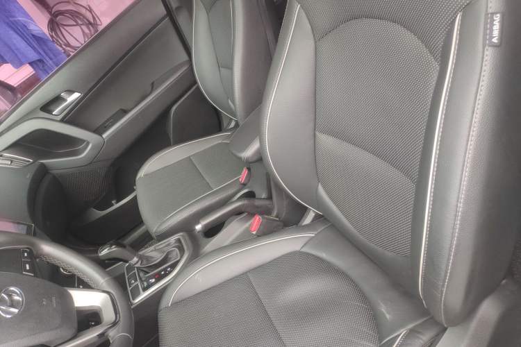 Used Hyundai ix25 2015 1.6L Automatic Two-Wheel Drive Smart GLS Trim Left Front Seat