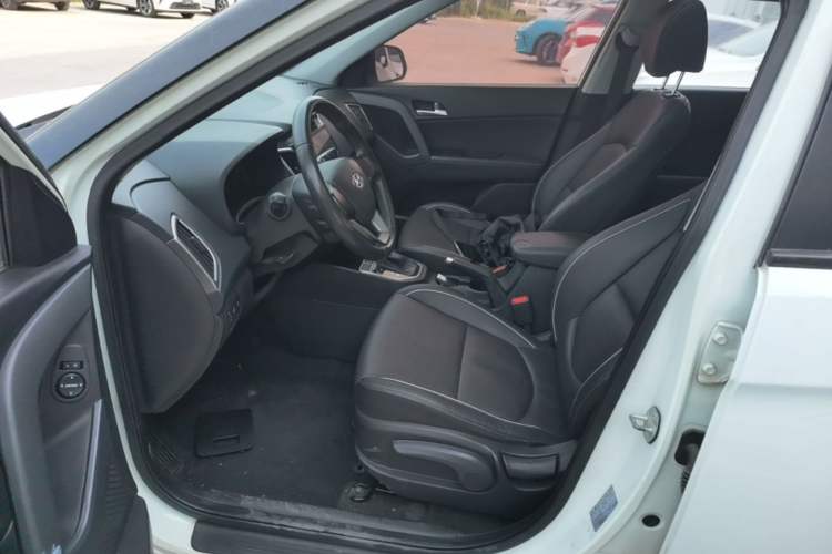 Used Hyundai ix25 2015 1.6L Automatic Two-Wheel Drive Smart GLS Trim Left Front Seat