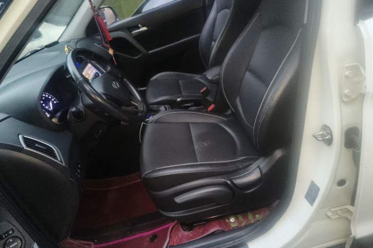 Used Hyundai ix25 2015 1.6L Automatic Two-Wheel Drive Smart GLS Trim Left Front Seat