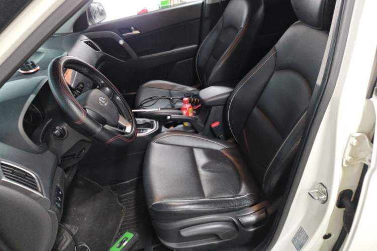 Used Hyundai ix25 2015 1.6L Automatic Two-Wheel Drive Smart GLS Trim Left Front Seat