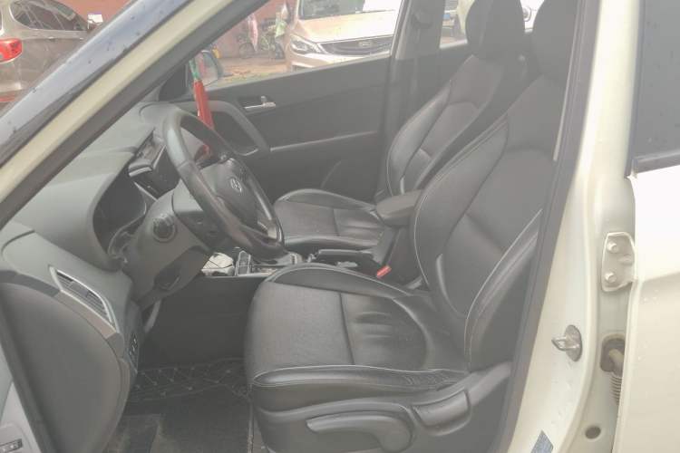 Used Hyundai ix25 2015 1.6L Automatic Two-Wheel Drive Smart GLS Trim Left Front Seat