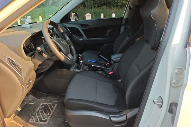 Used Hyundai ix25 2015 1.6L Manual Two-Wheel Drive Fashionable GS Model Left Front Seat