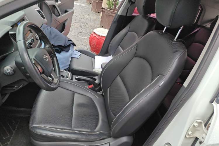 Used Hyundai ix25 2015 1.6L Automatic Two-Wheel Drive Smart GLS Trim Left Front Seat