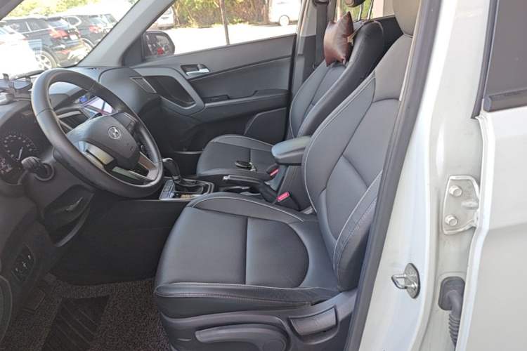 Used Hyundai ix25 2015 1.6L Automatic Two-Wheel Drive Smart GLS Trim Left Front Seat