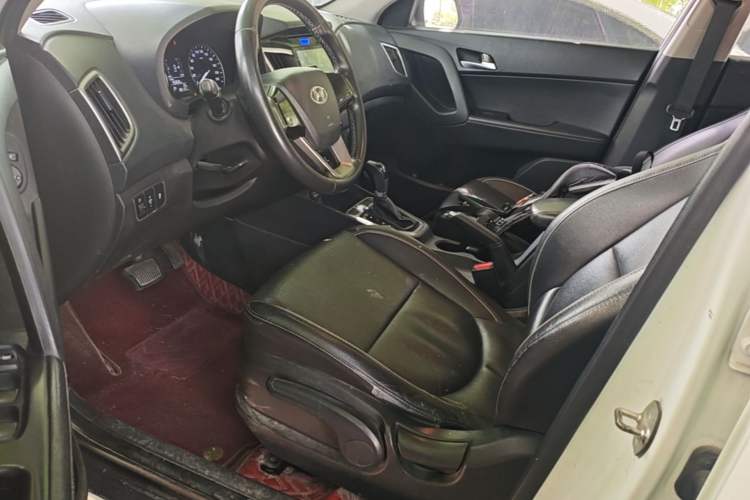 Used Hyundai ix25 2015 1.6L Automatic Two-Wheel Drive Smart GLS Trim Left Front Seat