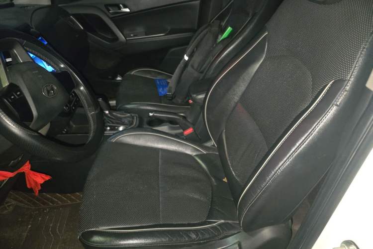 Used Hyundai ix25 2015 1.6L Automatic Two-Wheel Drive Smart GLS Trim Left Front Seat