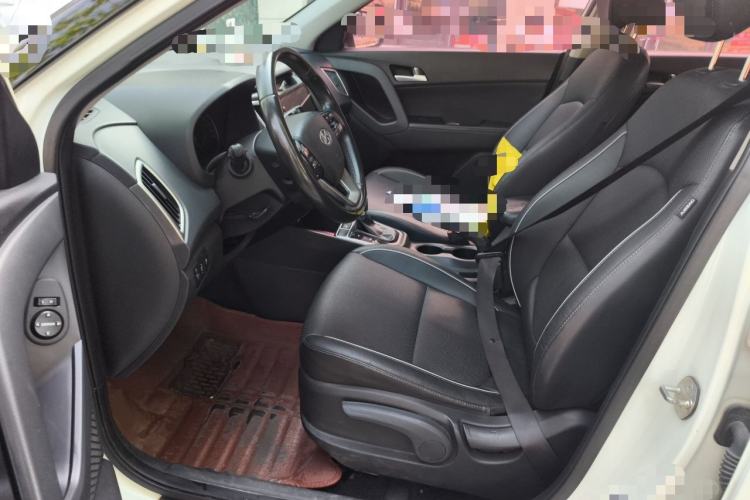 Used Hyundai ix25 2015 1.6L Automatic Two-Wheel Drive Smart GLS Trim Left Front Seat