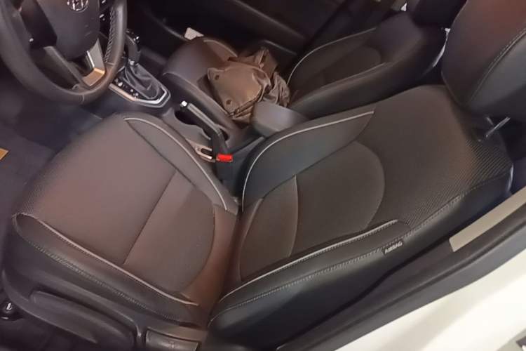 Used Hyundai ix25 2015 1.6L Automatic Two-Wheel Drive Smart GLS Trim Left Front Seat