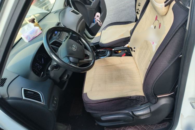 Used Hyundai ix25 2015 1.6L Automatic Two-Wheel Drive Smart GLS Trim Left Front Seat