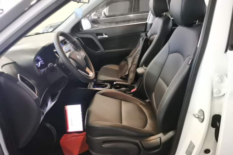 Used Hyundai ix25 2015 1.6L Automatic Two-Wheel Drive Smart GLS Trim Left Front Seat