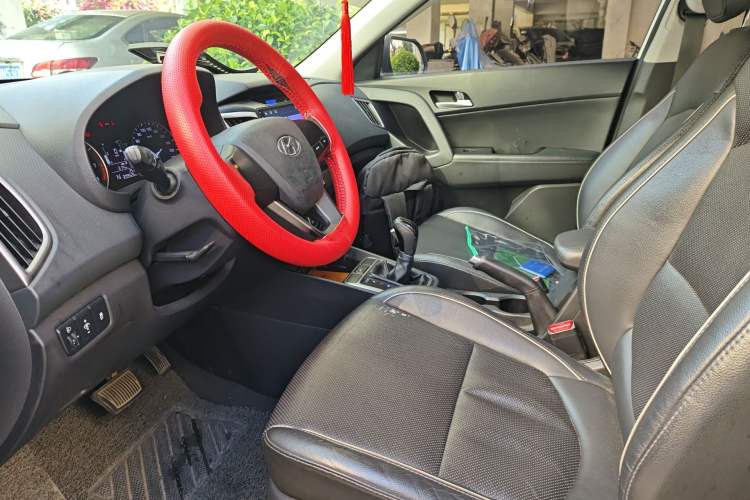 Used Hyundai ix25 2015 1.6L Automatic Two-Wheel Drive Smart GLS Trim Left Front Seat