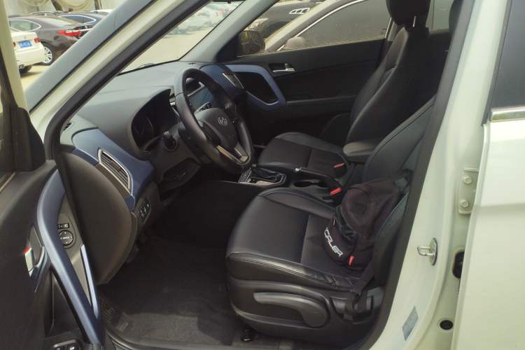 Used Hyundai ix25 2015 1.6L Automatic Two-Wheel Drive Smart GLS Trim Left Front Seat