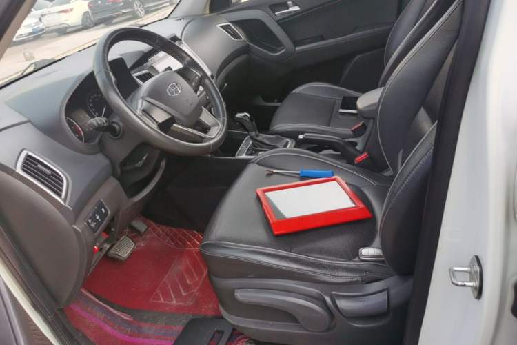 Used Hyundai ix25 2015 1.6L Automatic Two-Wheel Drive Smart GLS Trim Left Front Seat