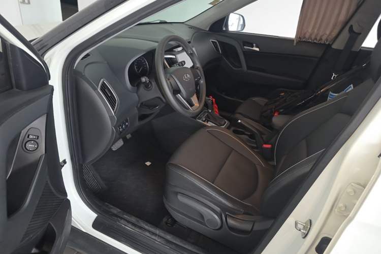 Used Hyundai ix25 2015 1.6L Automatic Two-Wheel Drive Smart GLS Trim Left Front Seat