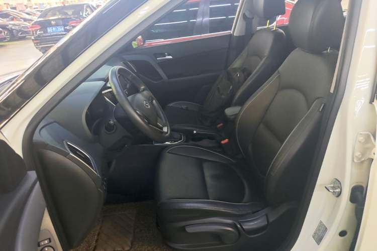 Used Hyundai ix25 2015 1.6L Automatic Two-Wheel Drive Smart GLS Trim Left Front Seat
