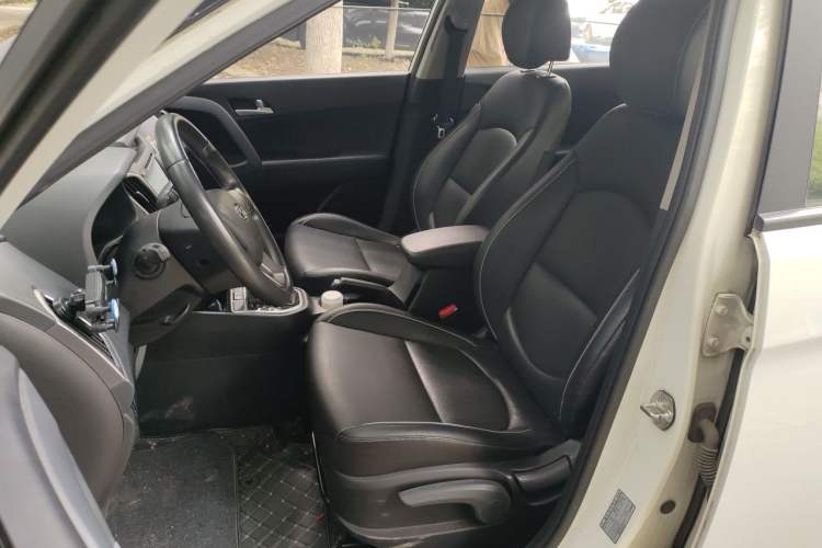 Used Hyundai ix25 2015 1.6L Automatic Two-Wheel Drive Smart GLS Trim Left Front Seat