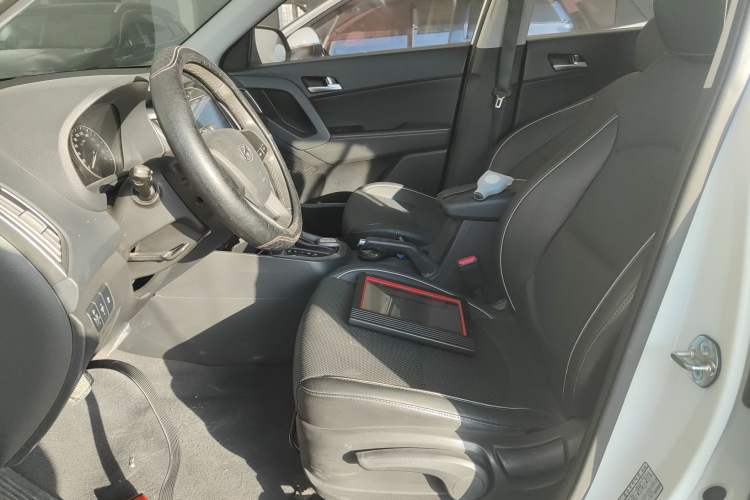 Used Hyundai ix25 2015 1.6L Automatic Two-Wheel Drive Smart GLS Trim Left Front Seat