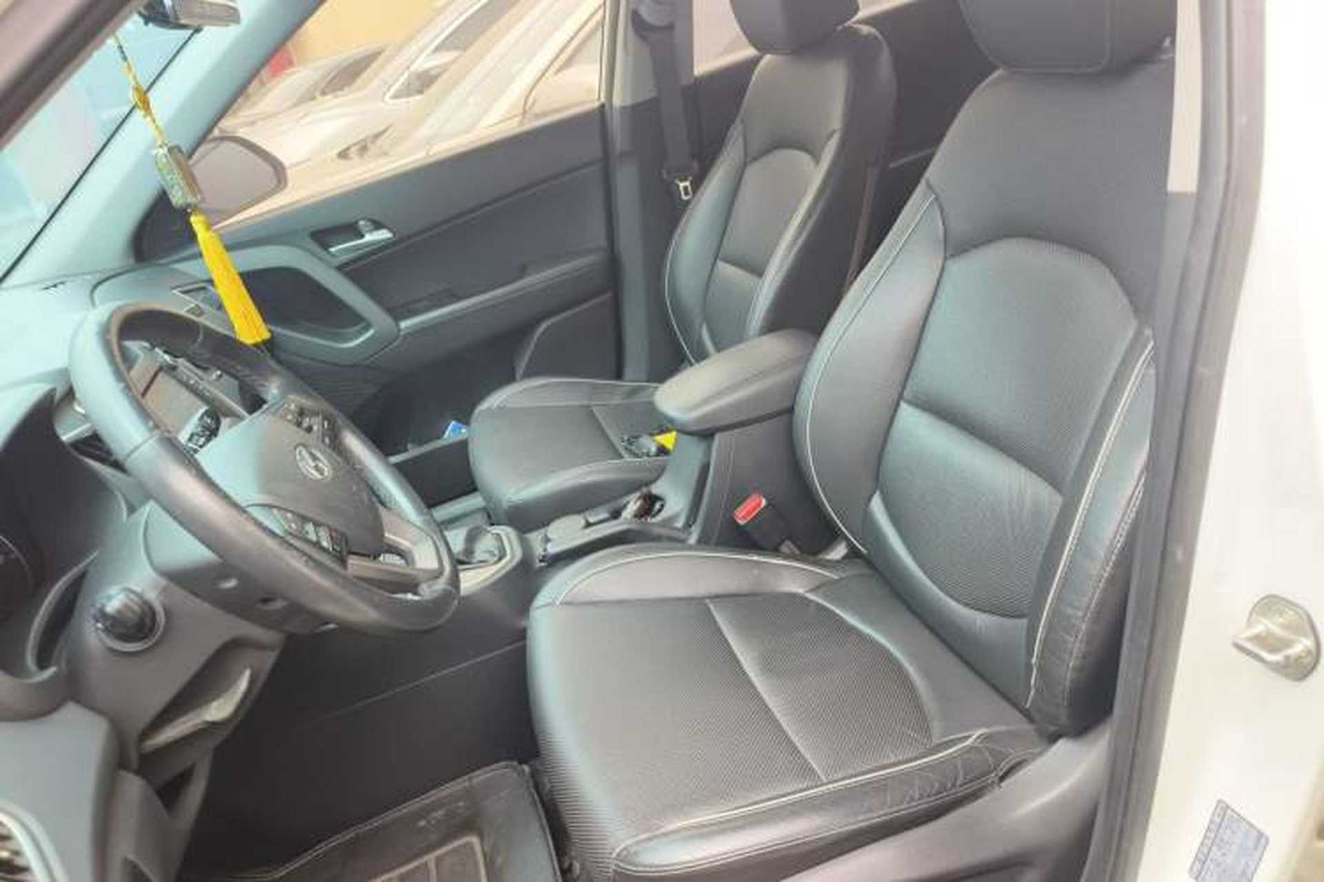 Used Hyundai ix25 2015 1.6L Automatic Two-Wheel-Drive Deluxe DLX Model Left Front Seat